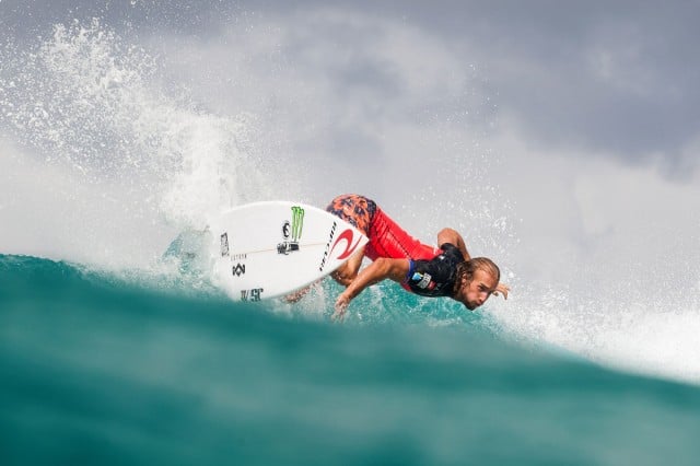 Owen Wright of Culberra Beach, advanced into Round 3 of the Quiksilver Pro Gold Coast at Snapper Rocks. Wright defeated Brazilian Raoni Monteiro in Round 2 with a heat total of 11.10 points (out of a possible 20.00) to remain in the competition. Photo ASP/ Kelly Cestari.