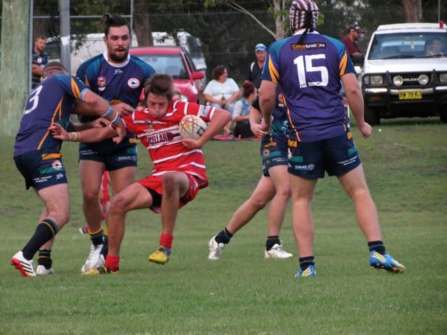 Byron’s-young-second-rower,-Lachlan-Jones,-is-collared-by-the-Evans-Head-defence-JC-IMG_7548