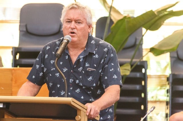 Belongil landowner John Vaughan addresses council (October 30, 2014). Photo Eve Jeffery.