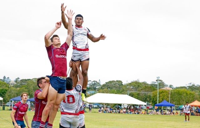 Silktails and Uni of Qld competing in Byron7s. Photo Eve Jeffery