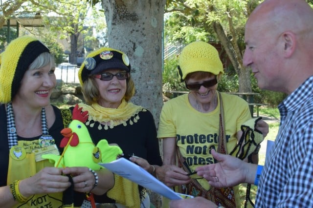 NSW Labor leader John Robertson chats with members of the Knitting Nannas Against Gas group. (Darren Coyne)