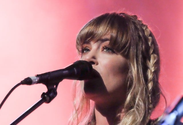julia-stone