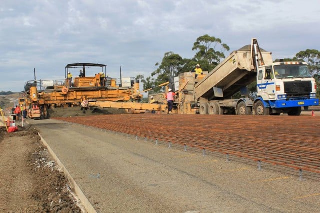 Base paving north of Bangalow Road Bridge (taken in May 2015). The section around Ewingsdale Road interchange is still in a similar state. Photo RMS website 