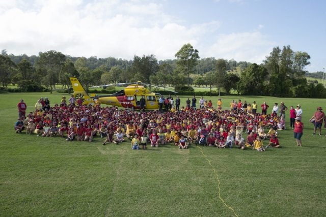 Wyrallah Road Public School students with the Westpac Rescue Helicopter. (supplied)