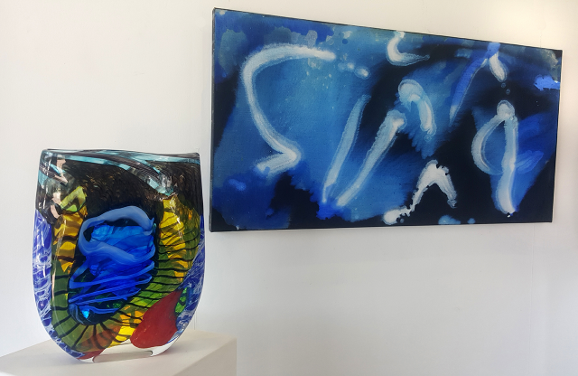 gallery-view-glass-and-painting-noel-hart