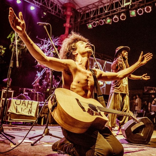 Dustin Thomas and Elijah Ray play the Mullum Civic Hall on Friday