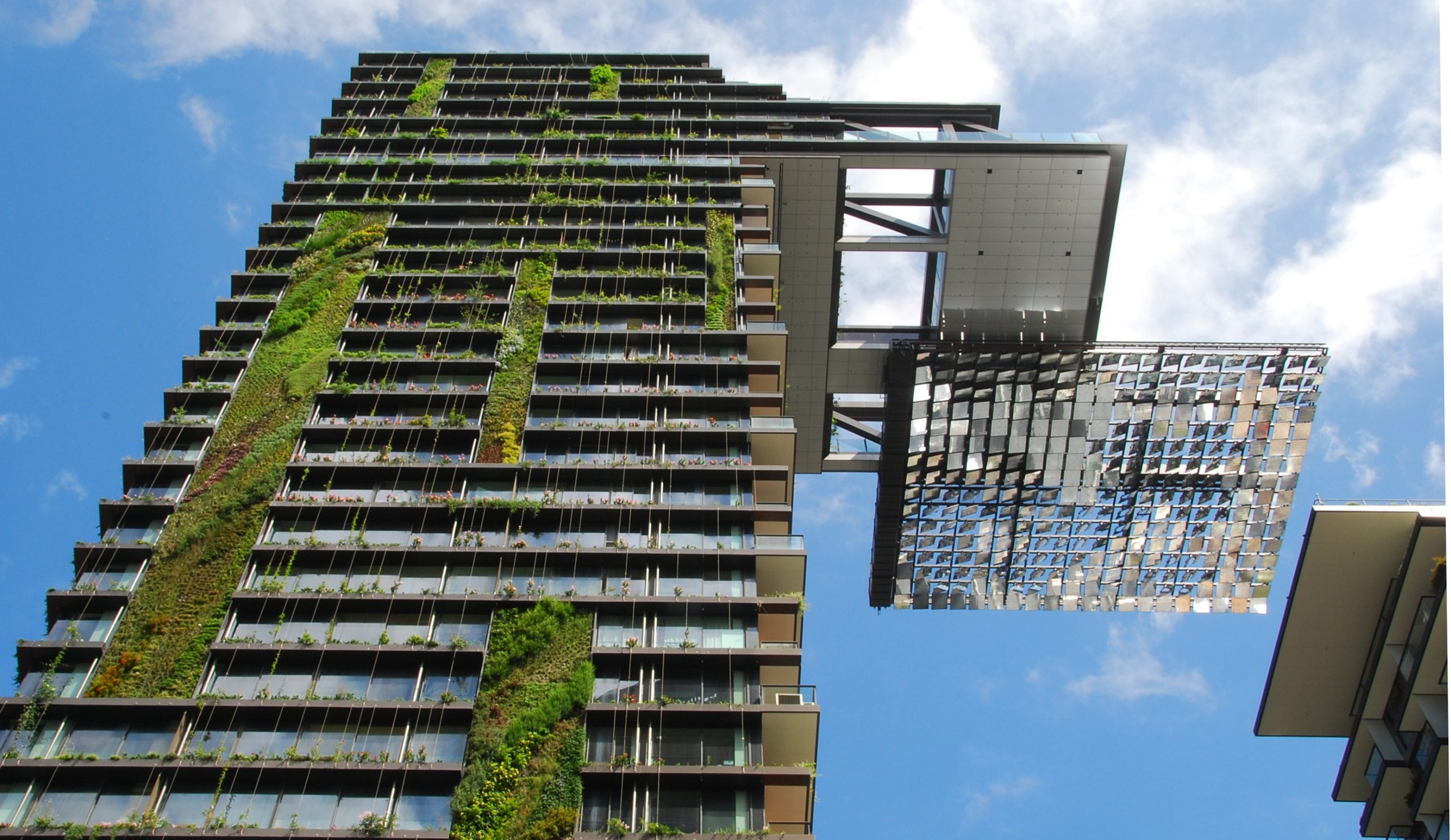 Hanging_gardens_of_One_Central_Park,_Sydney The Echo