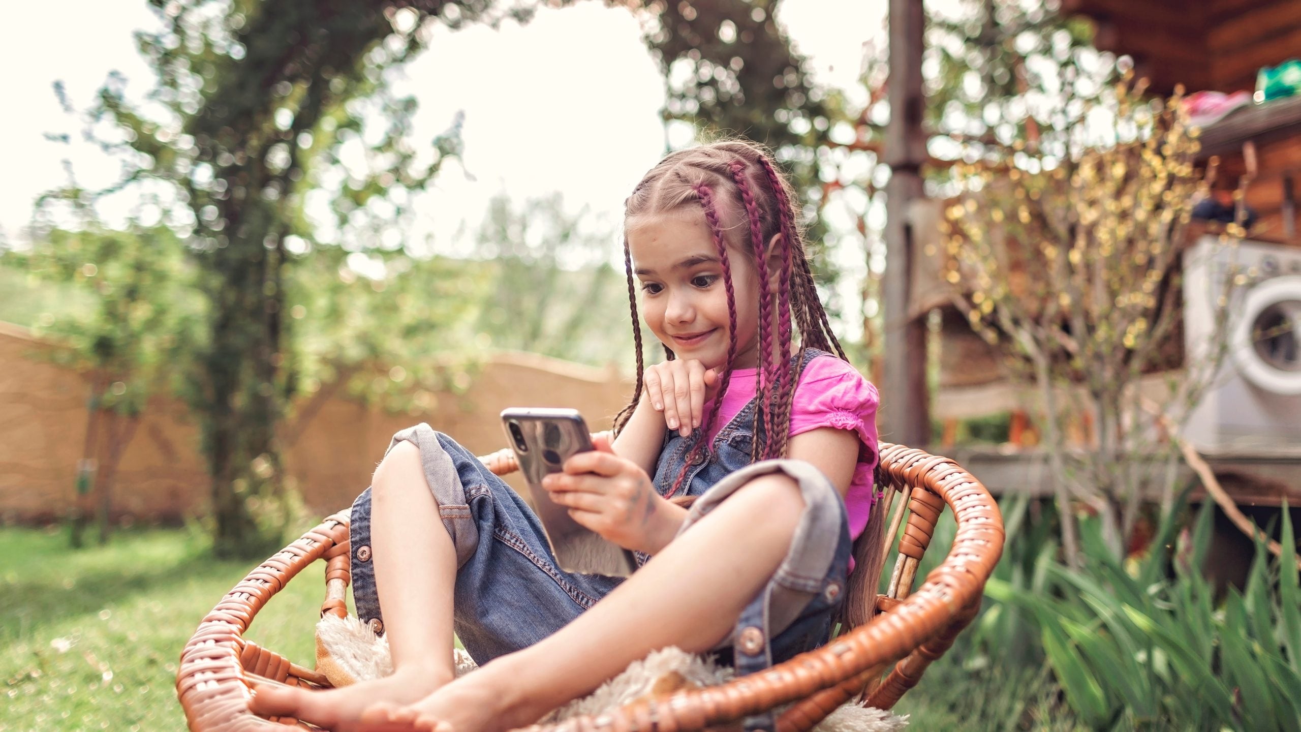 Snapchat complies with new minimum age law